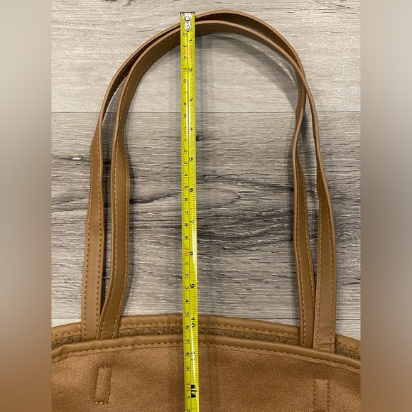 NEIMAN MARCUS Reversible Faux Shearling Fur Sherpa Tote Bag in Tan Camel - Picture 8 of 9